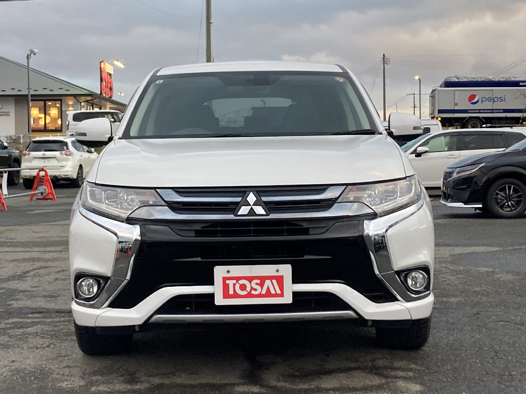 三菱 アウトランダーPHEV18枚目