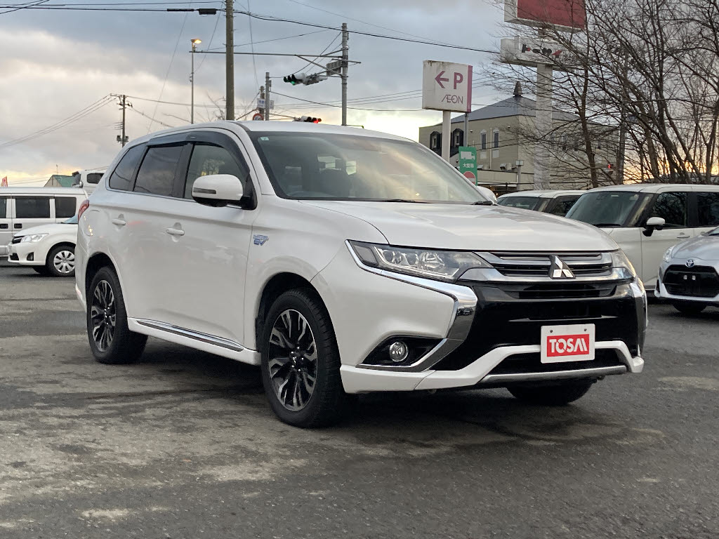 三菱 アウトランダーPHEV19枚目