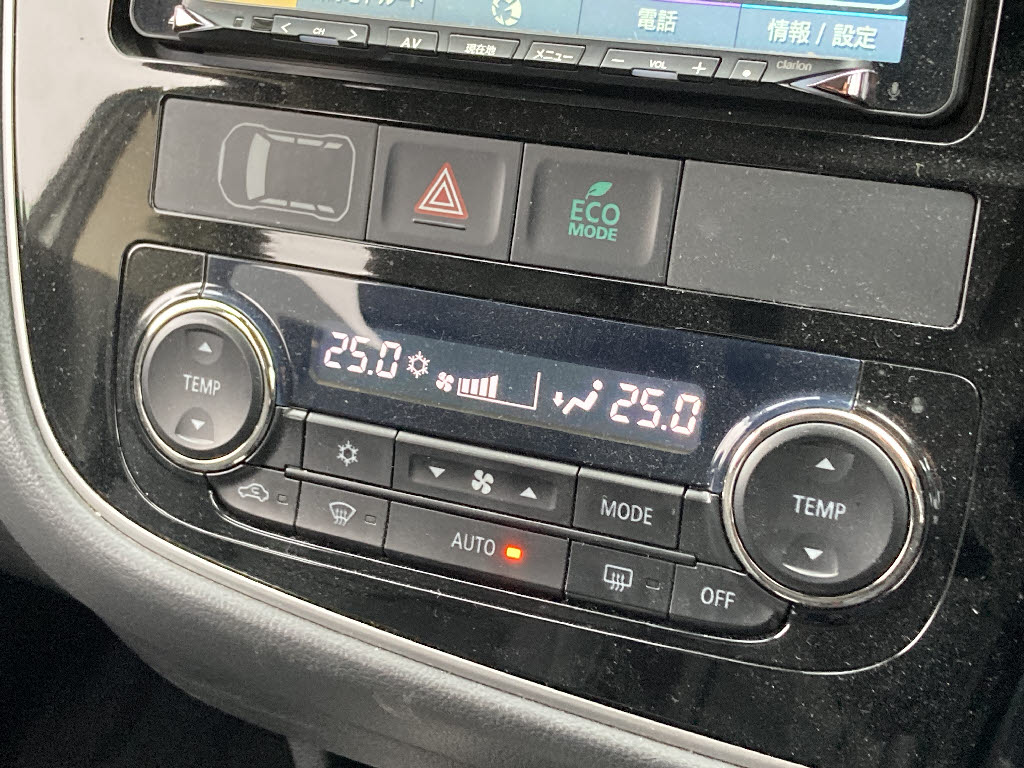 三菱 アウトランダーPHEV6枚目