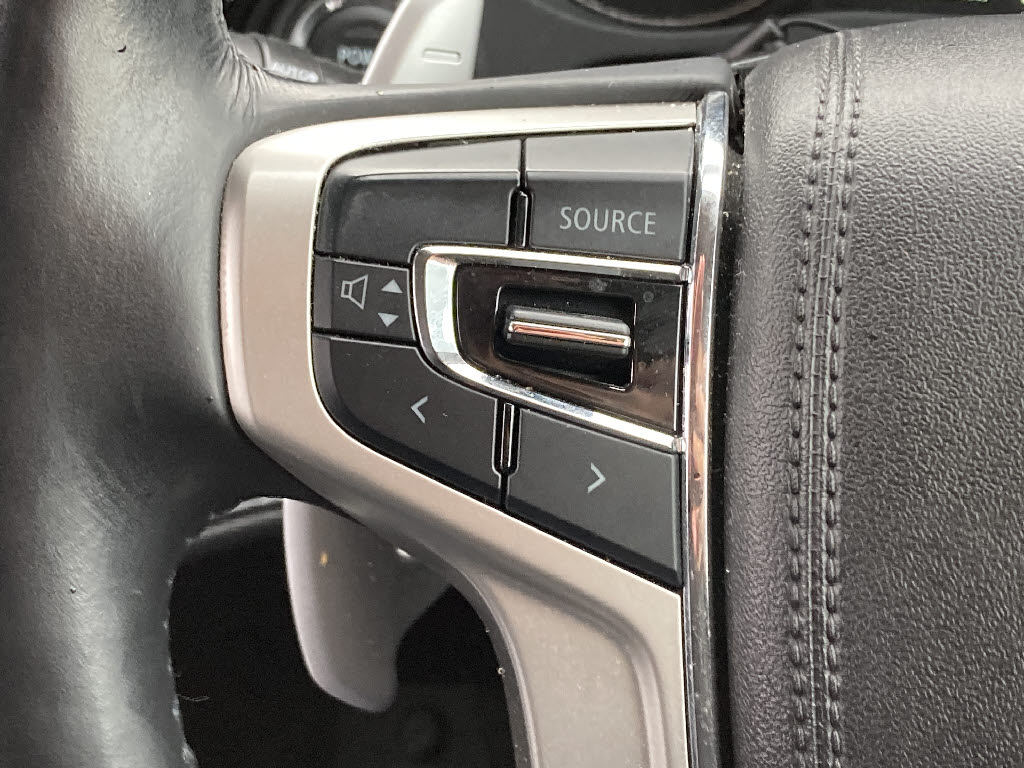 三菱 アウトランダーPHEV8枚目