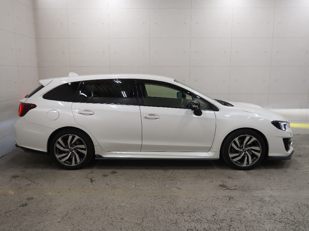 スバル レヴォーグ11枚目