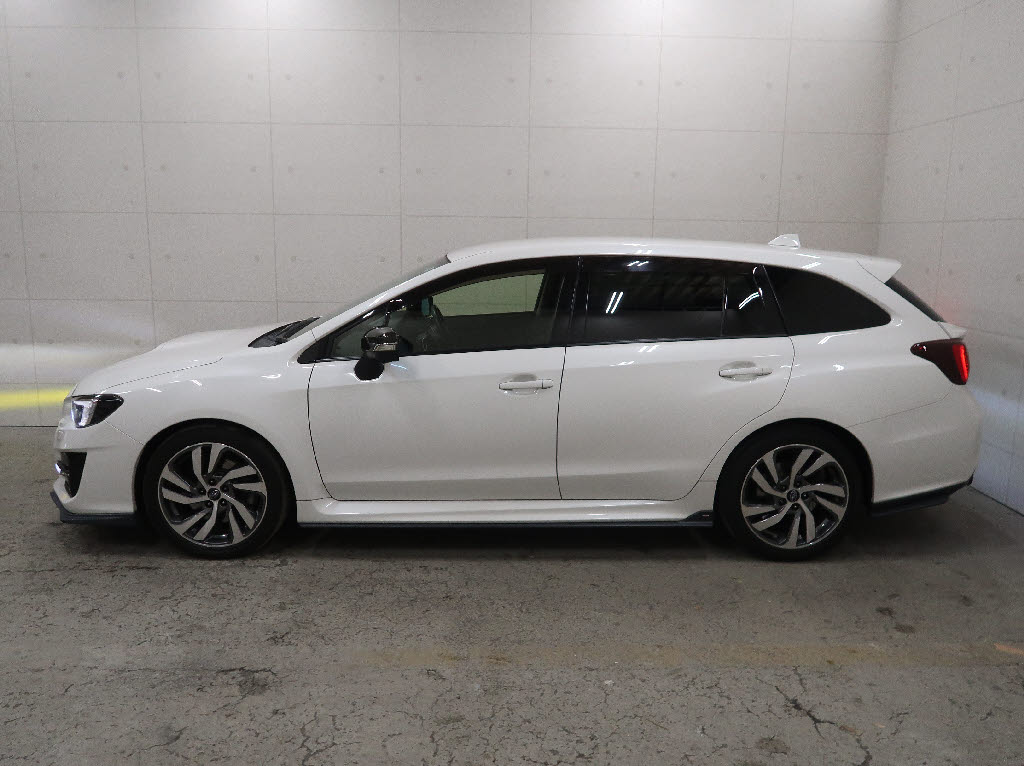 スバル レヴォーグ13枚目