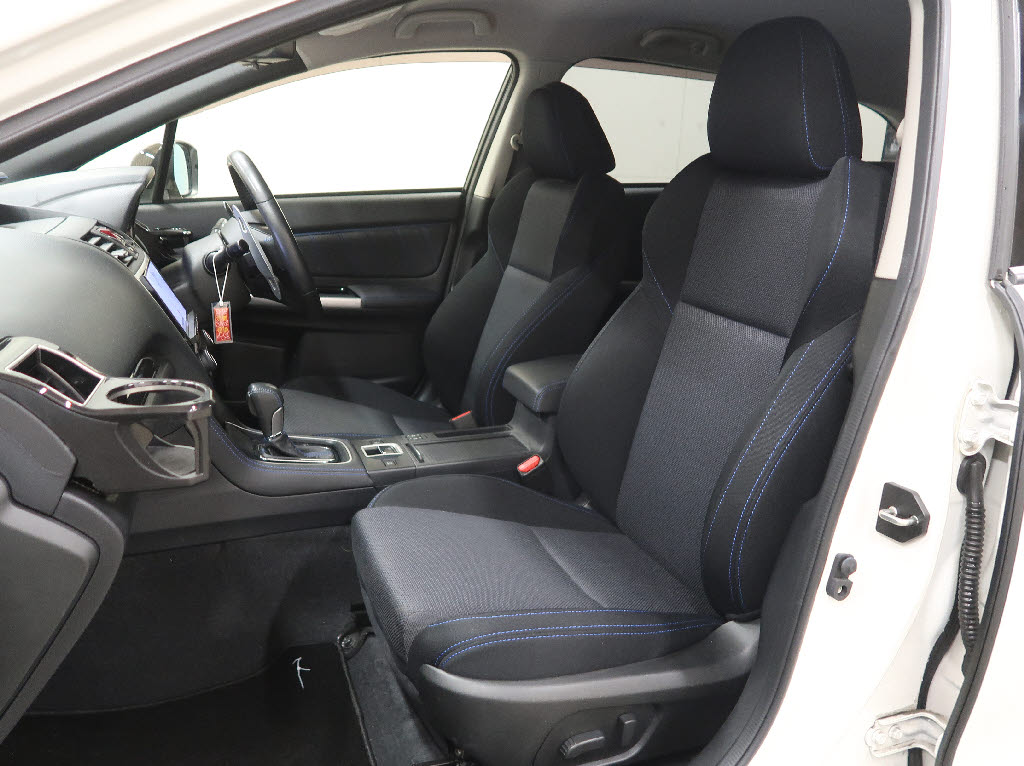 スバル レヴォーグ6枚目