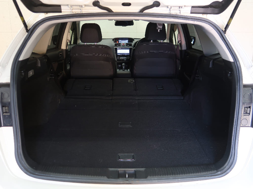 スバル レヴォーグ9枚目