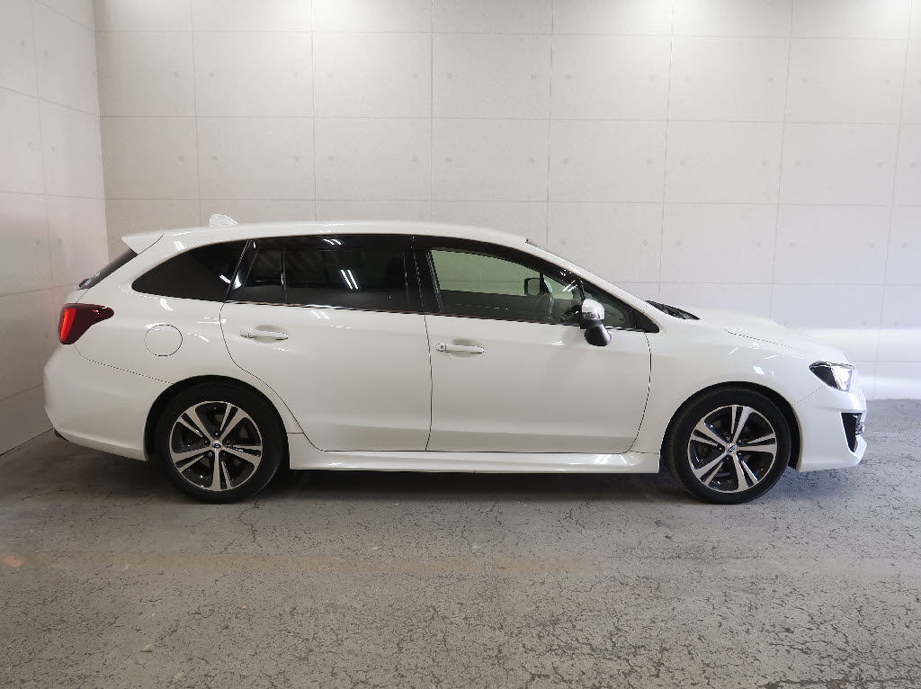 スバル レヴォーグ11枚目