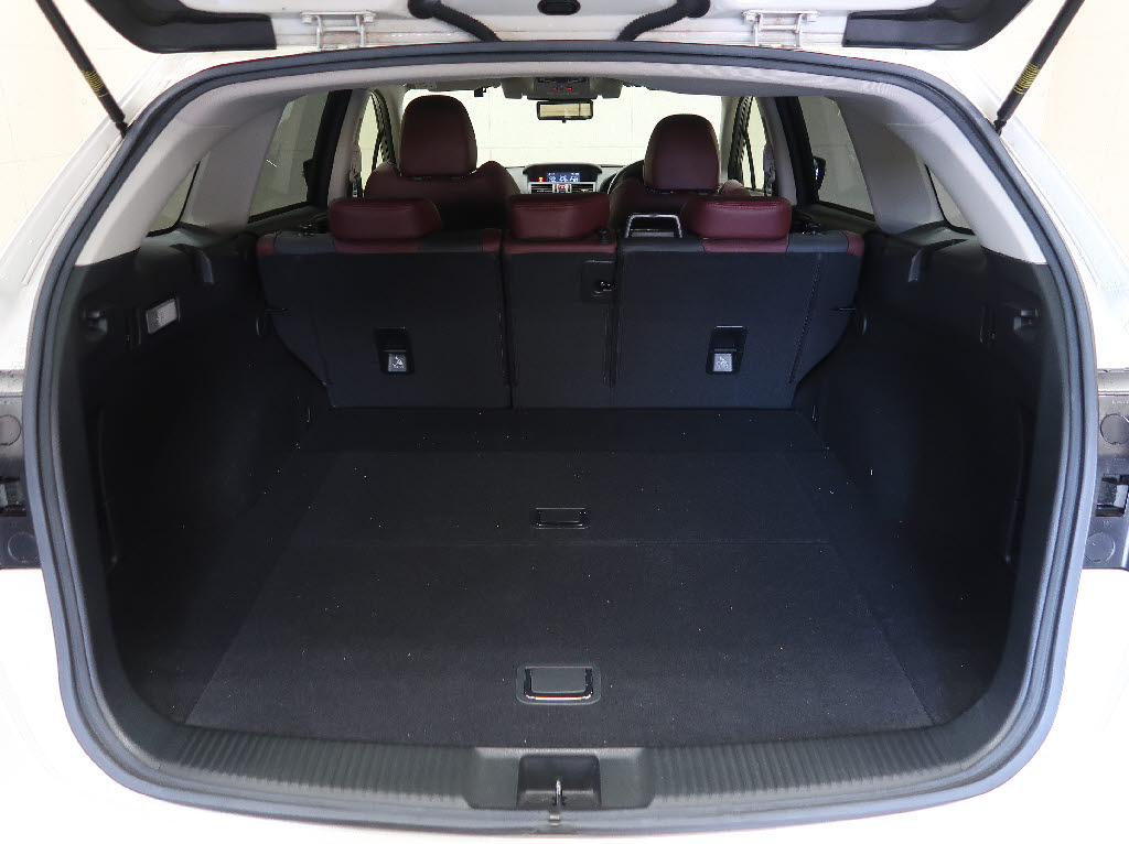 スバル レヴォーグ8枚目