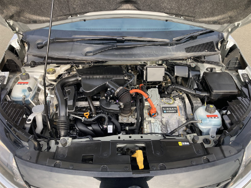 ニッサン ノート11枚目