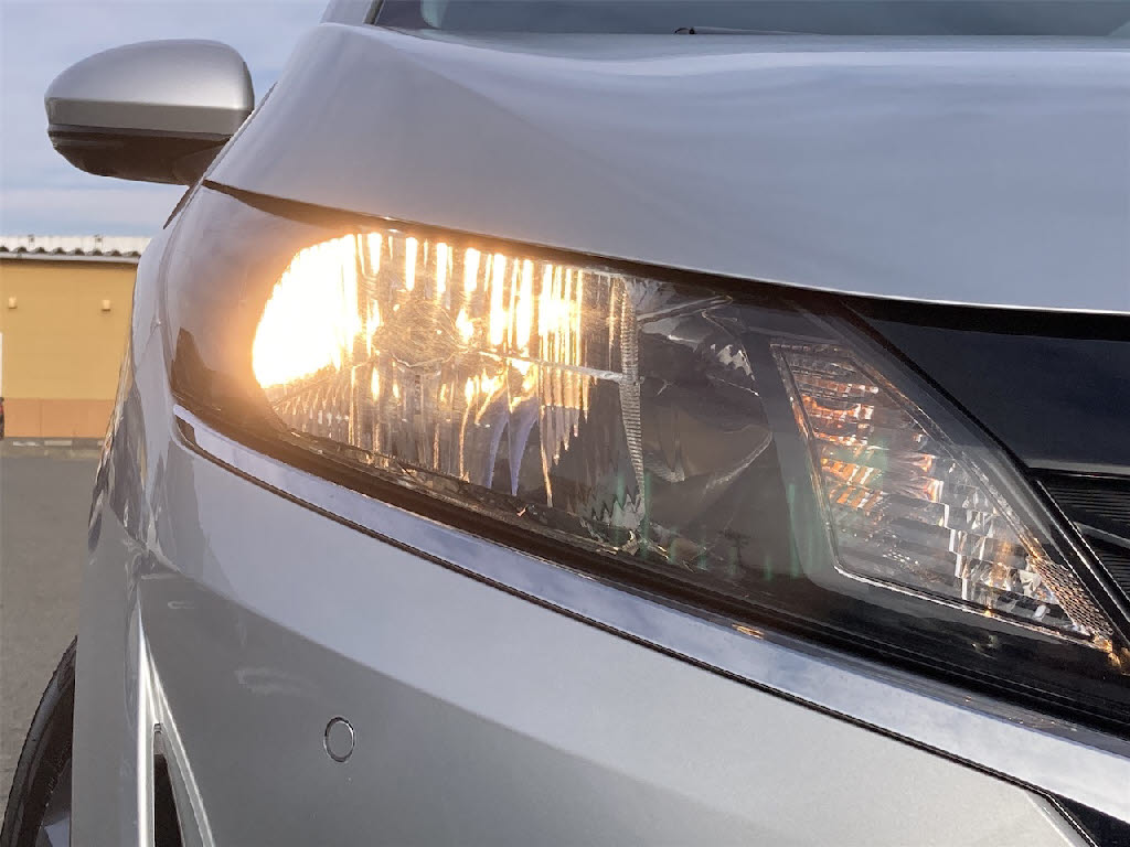 ニッサン ノート12枚目