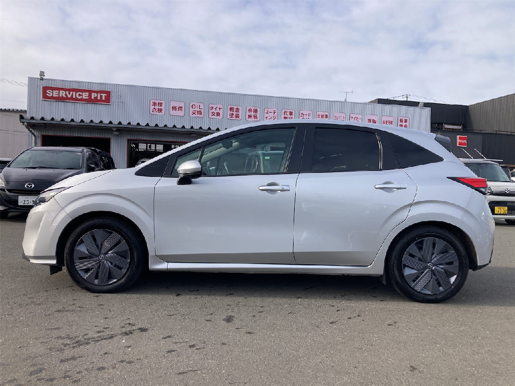 ニッサン ノート5枚目