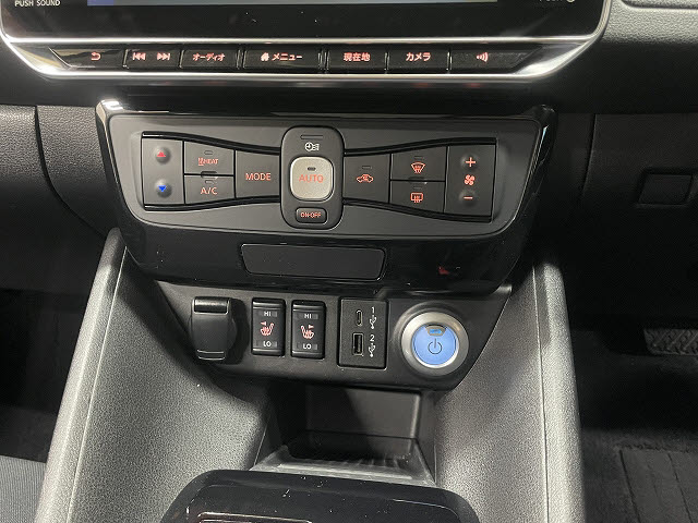 ニッサン リーフ16枚目