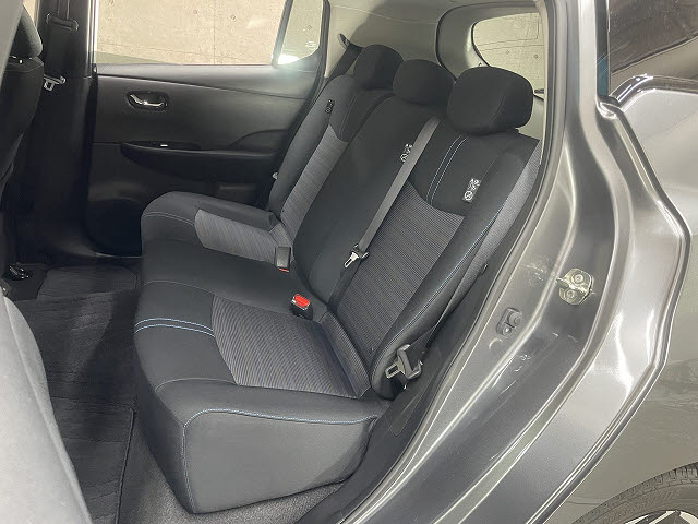 ニッサン リーフ6枚目