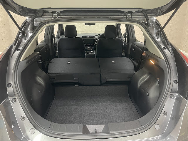 ニッサン リーフ7枚目