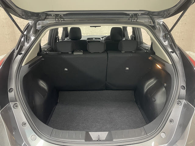 ニッサン リーフ8枚目