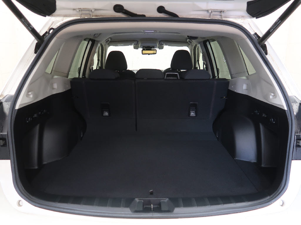 スバル フォレスター8枚目