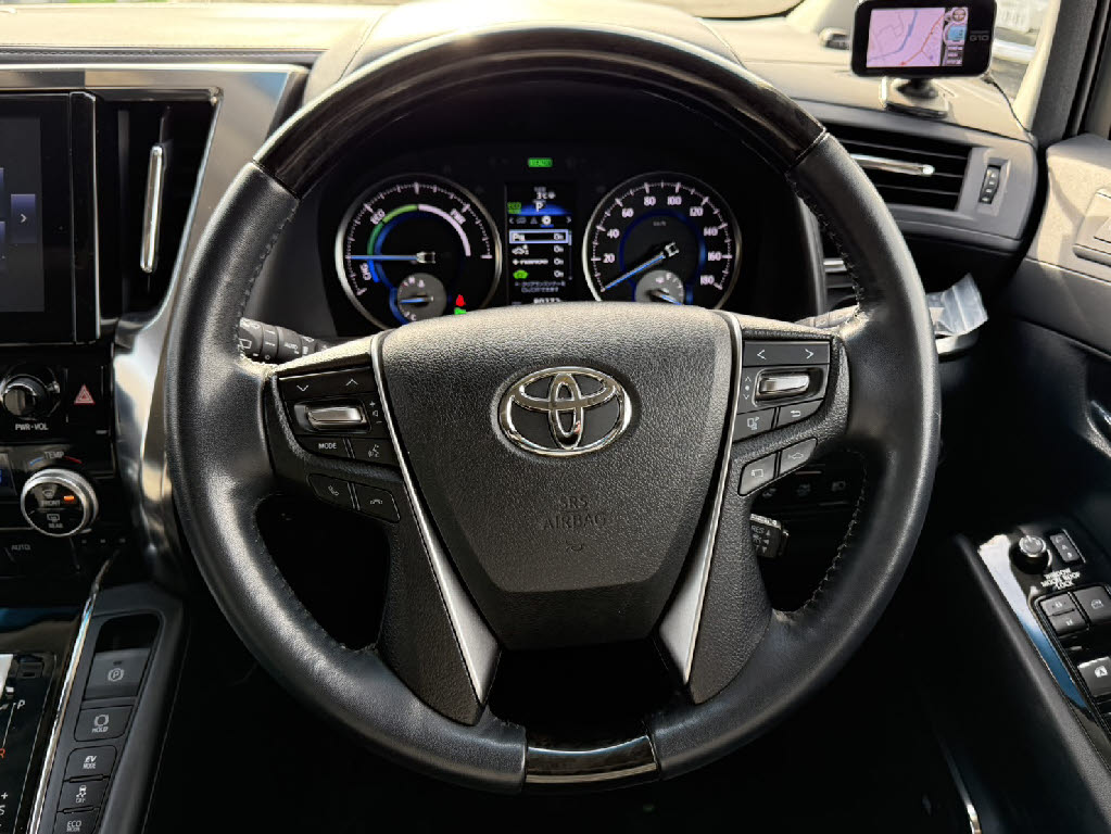 トヨタ アルファード ハイブリッド11枚目