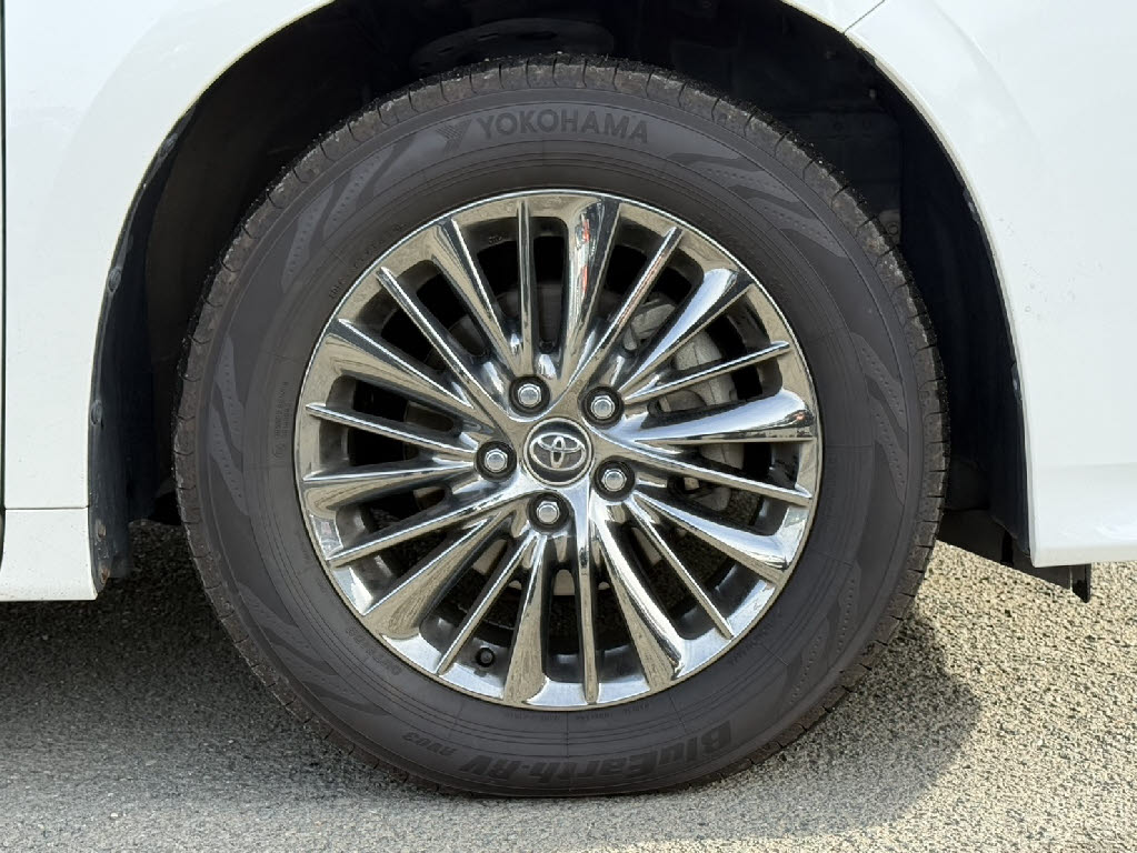 トヨタ アルファード ハイブリッド13枚目