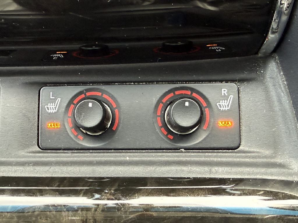 トヨタ アルファード ハイブリッド4枚目