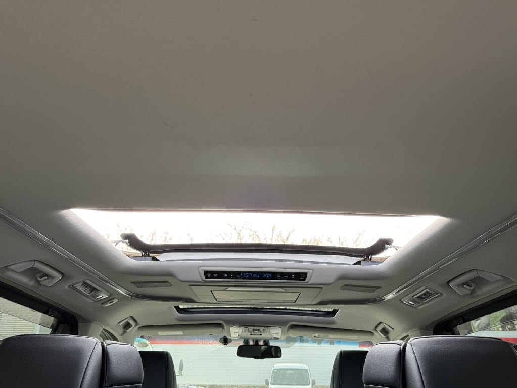 トヨタ アルファード ハイブリッド7枚目