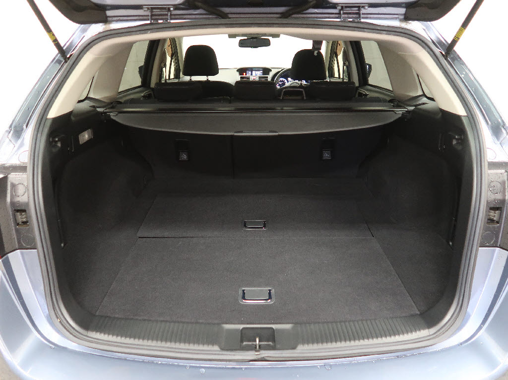 スバル レヴォーグ13枚目