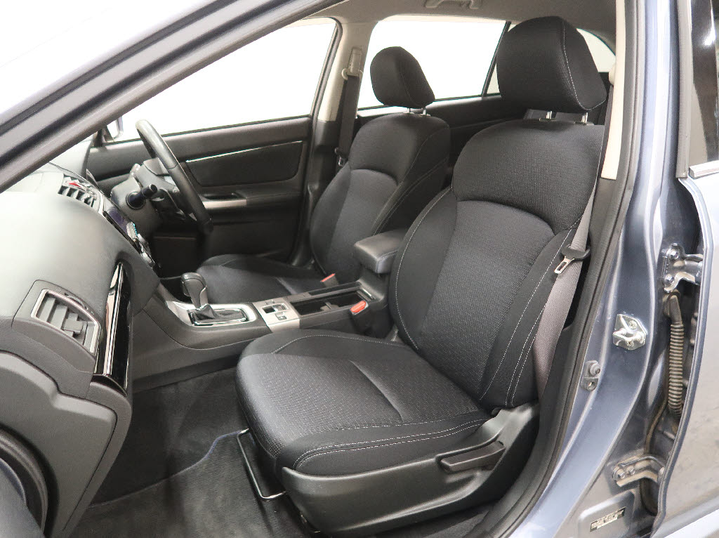 スバル レヴォーグ4枚目