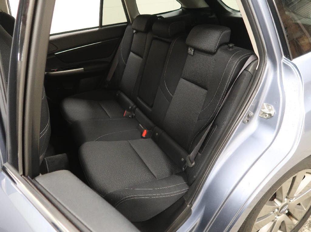 スバル レヴォーグ6枚目