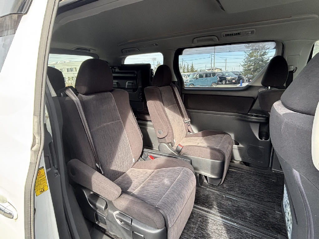 トヨタ ヴェルファイア9枚目