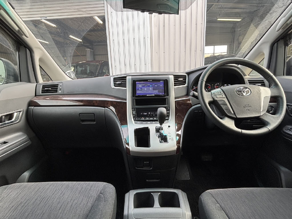 トヨタ ヴェルファイア1枚目