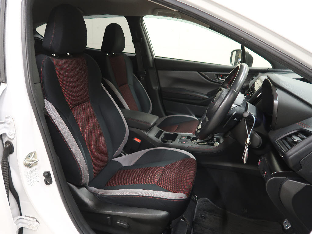 スバル インプレッサスポーツ4枚目