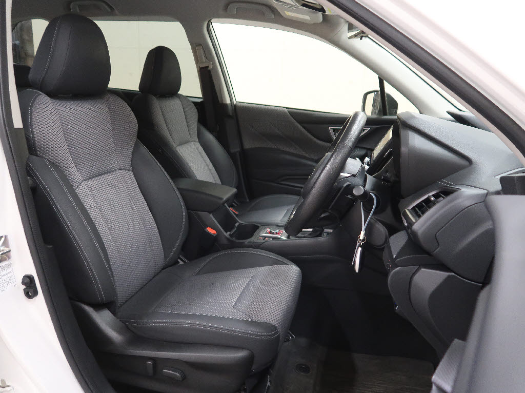 スバル フォレスター4枚目