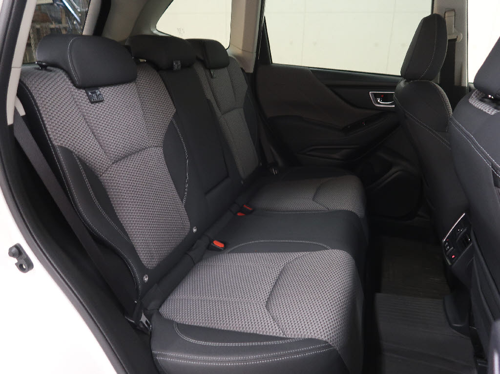 スバル フォレスター5枚目