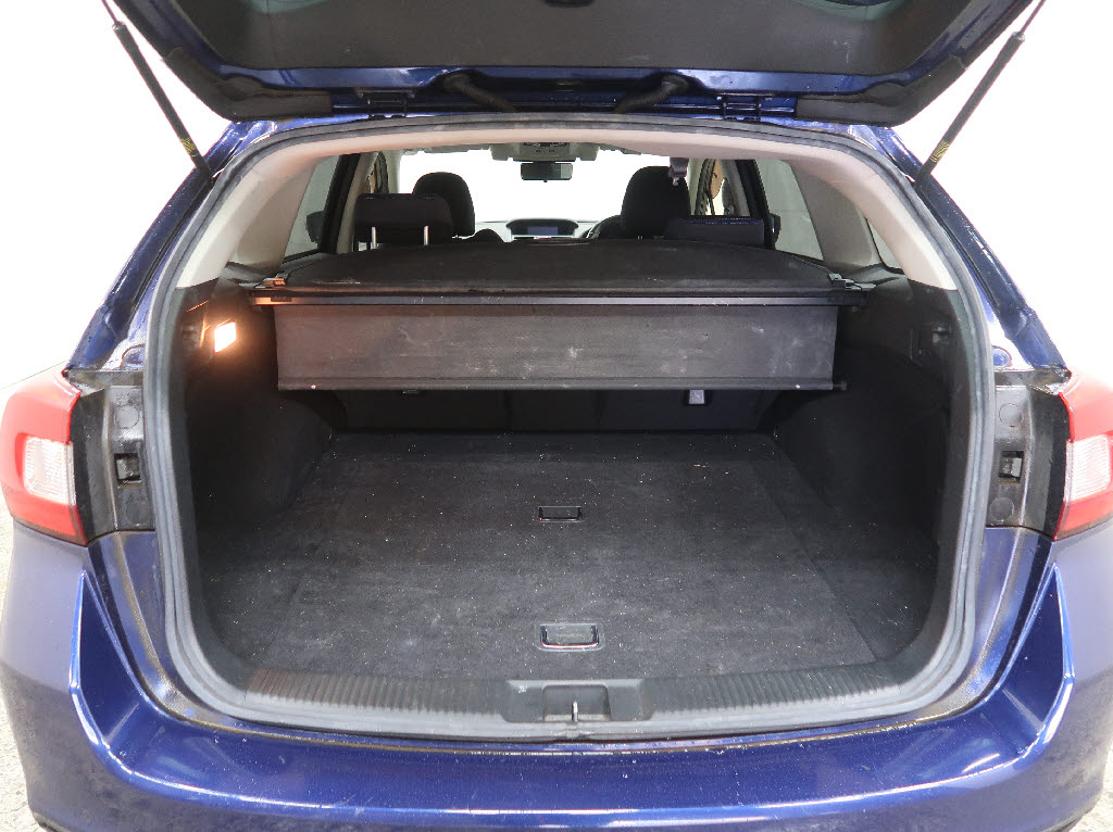 スバル レヴォーグ13枚目