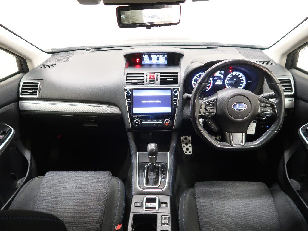 スバル レヴォーグ2枚目