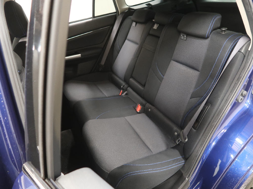 スバル レヴォーグ6枚目