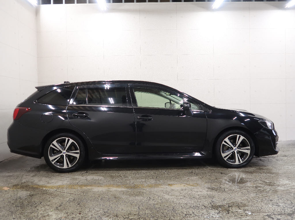 スバル レヴォーグ9枚目