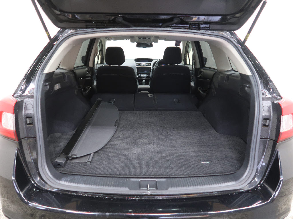 スバル レヴォーグ14枚目