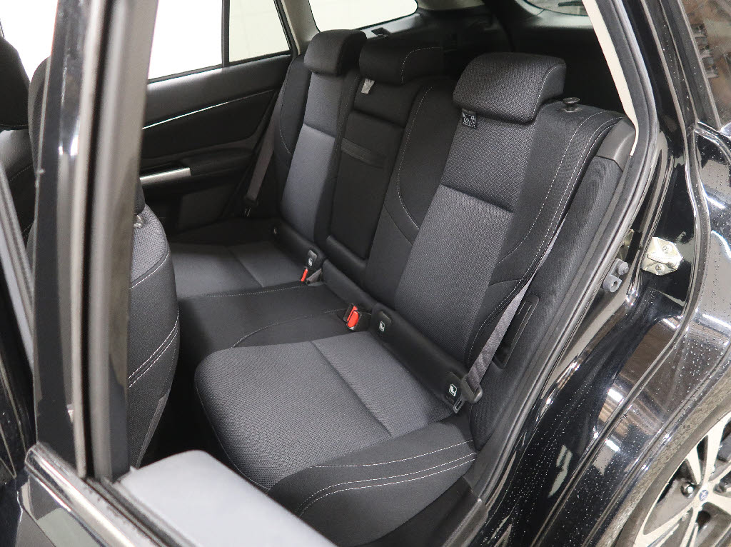 スバル レヴォーグ6枚目