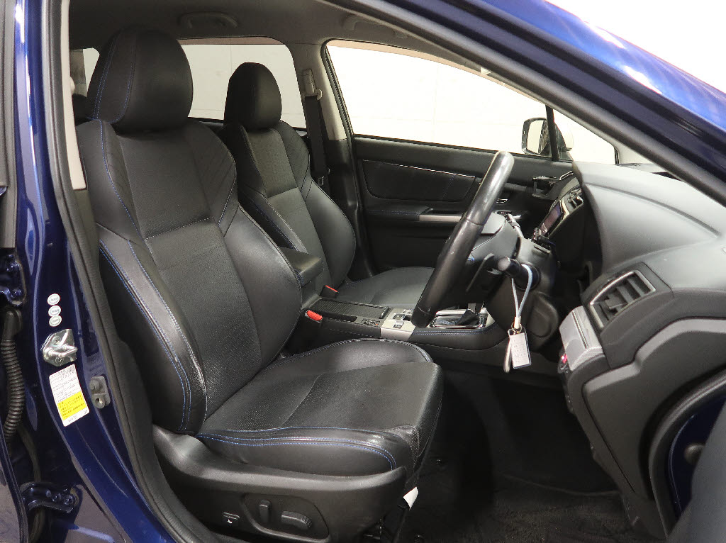 スバル レヴォーグ4枚目