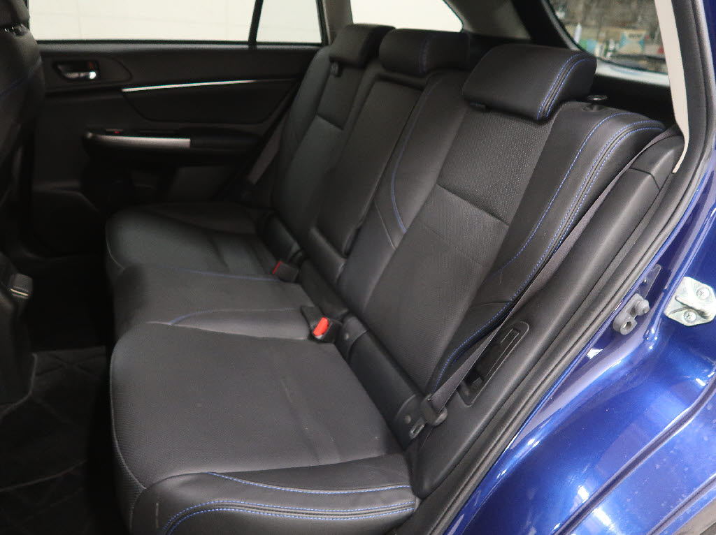 スバル レヴォーグ7枚目