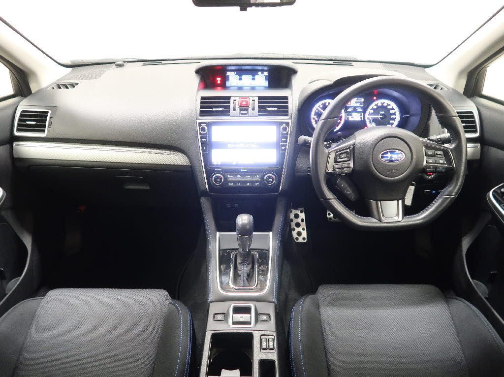 スバル レヴォーグ2枚目