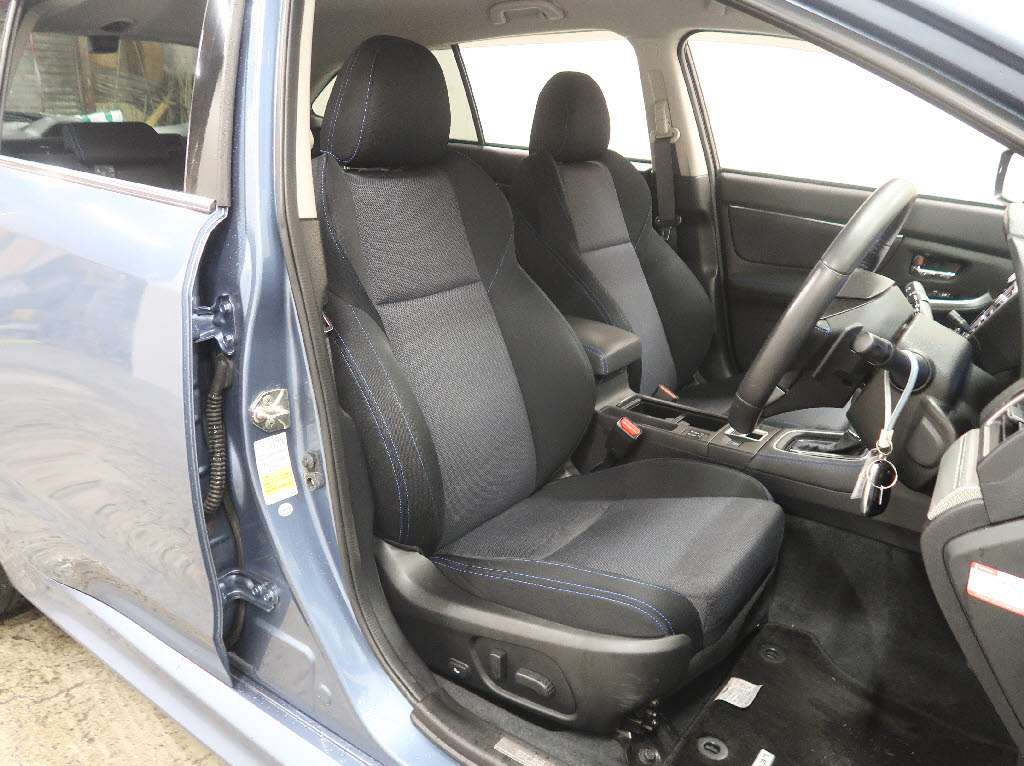 スバル レヴォーグ3枚目