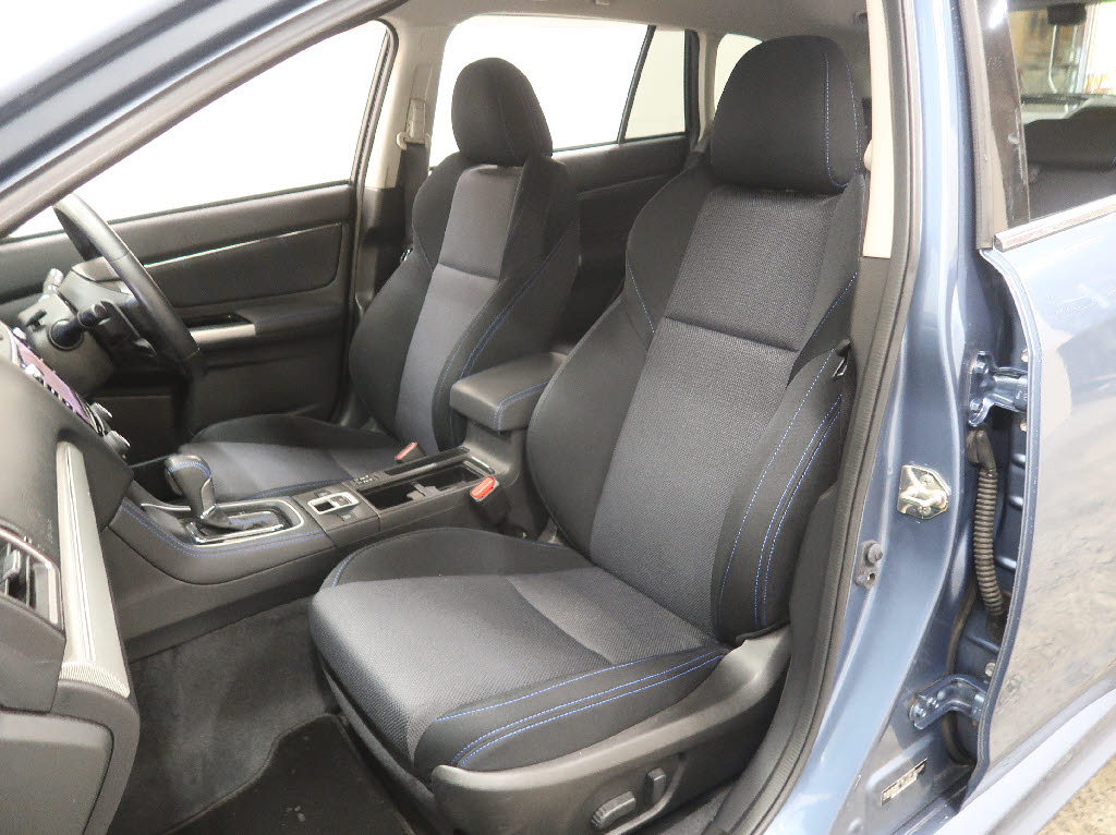 スバル レヴォーグ4枚目