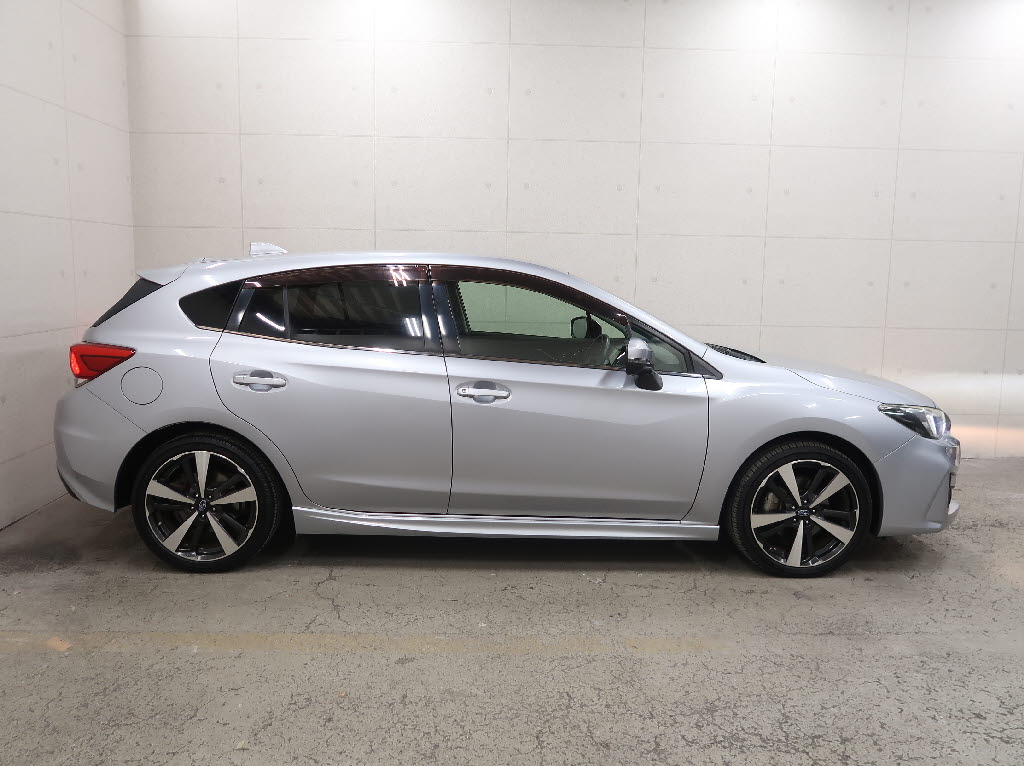 スバル インプレッサスポーツ11枚目