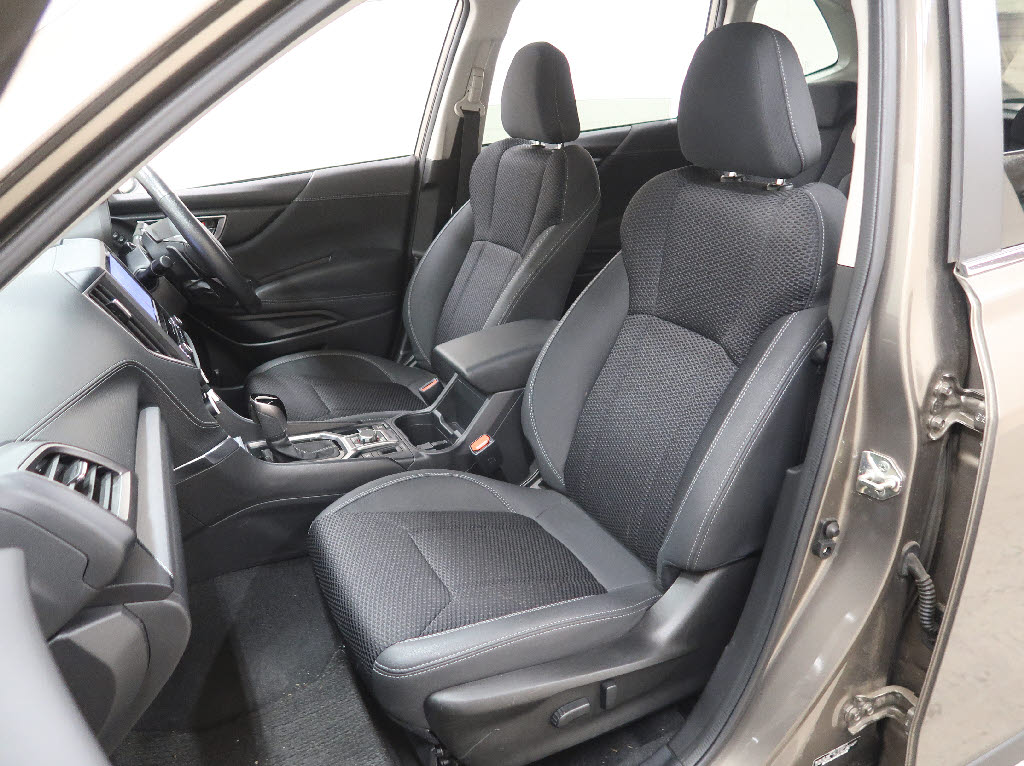 スバル フォレスター4枚目