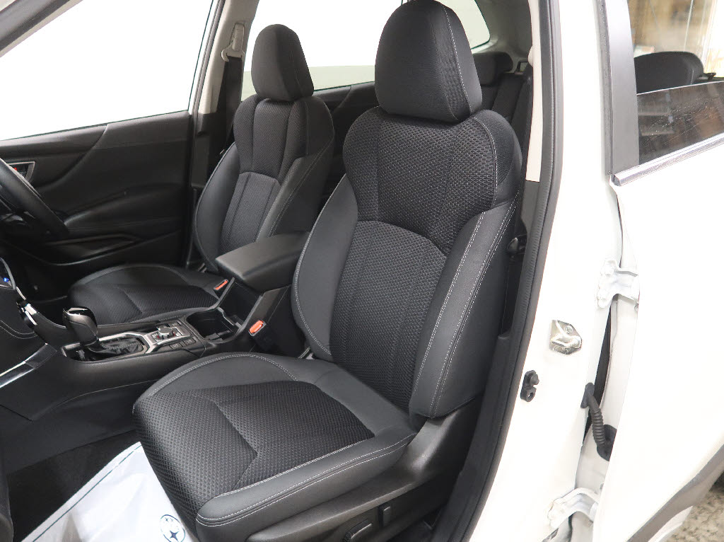 スバル フォレスター4枚目