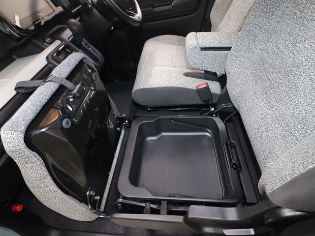 スズキ スペーシア9枚目