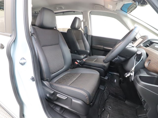 ホンダ フリード+ハイブリッド3枚目