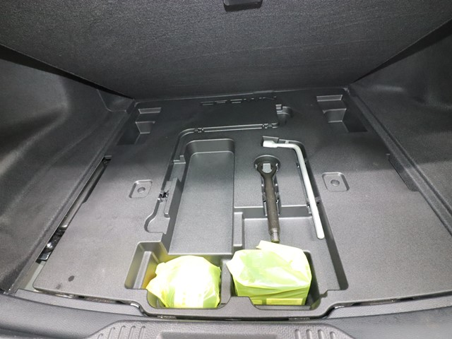 トヨタ クラウンHV10枚目