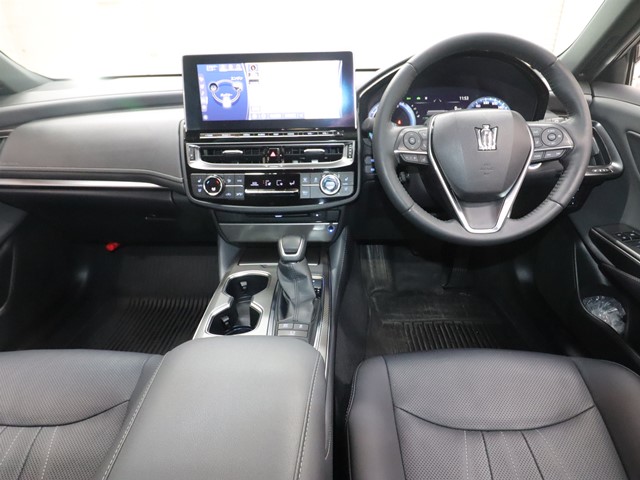 トヨタ クラウンHV2枚目