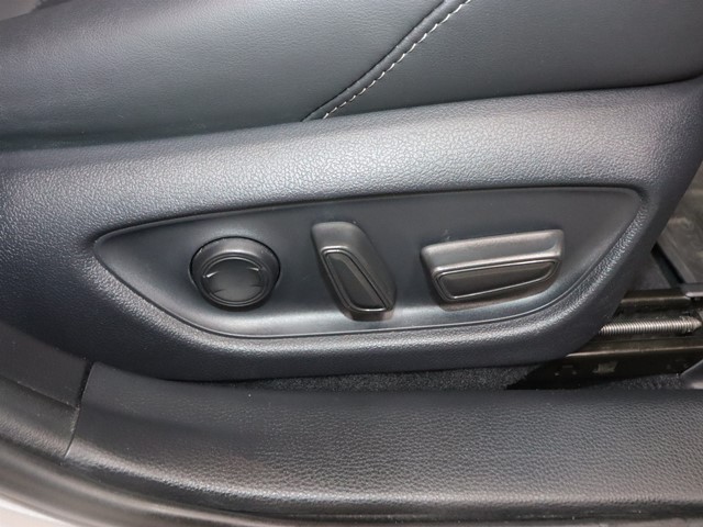 トヨタ クラウンHV4枚目