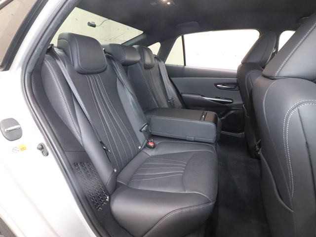 トヨタ クラウンHV5枚目